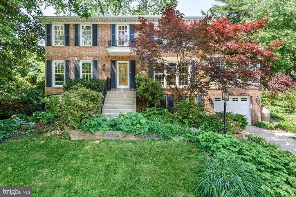 9209 Talisman Dr, Vienna, VA 22182